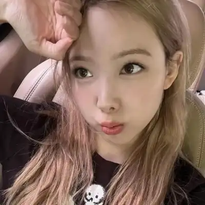 靳高妍 靳高妍